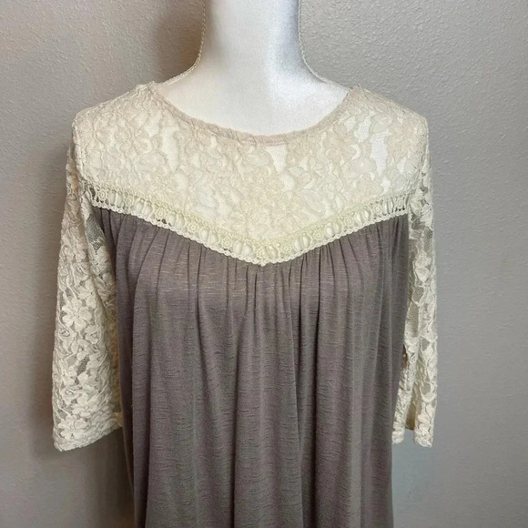 Umgee Womens Beige top with Ivory colored lace design on shoulders and sleeves. - Picture 2 of 11